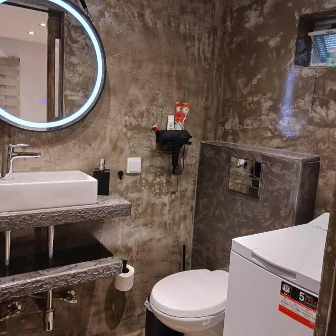 דירות Kouvarás Boutique Eptalofos 15Min From Airport And Sea מראה חיצוני תמונה