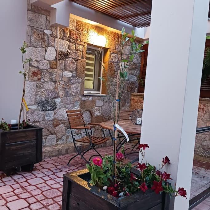 דירות Kouvarás Boutique Eptalofos 15Min From Airport And Sea מראה חיצוני תמונה