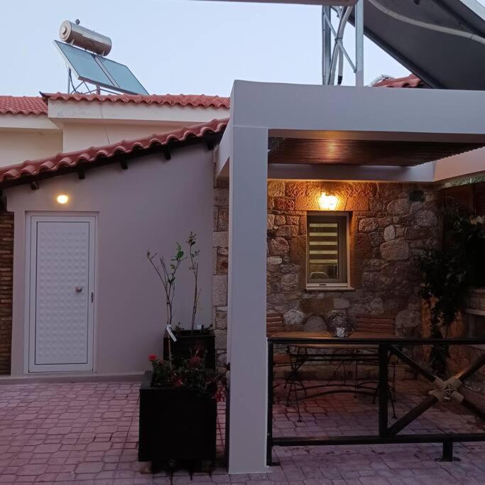 דירות Kouvarás Boutique Eptalofos 15Min From Airport And Sea מראה חיצוני תמונה