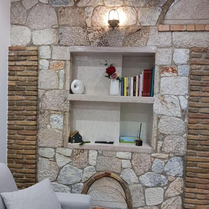 דירות Kouvarás Boutique Eptalofos 15Min From Airport And Sea מראה חיצוני תמונה