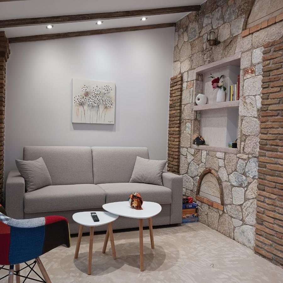 דירות Kouvarás Boutique Eptalofos 15Min From Airport And Sea מראה חיצוני תמונה